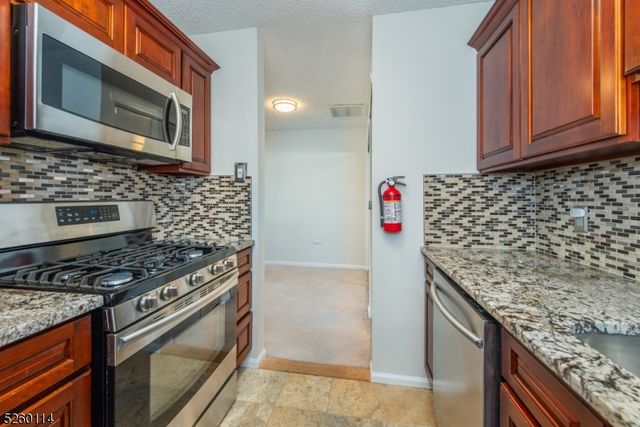 23 Heritage Ct, Montville Twp., NJ 07082