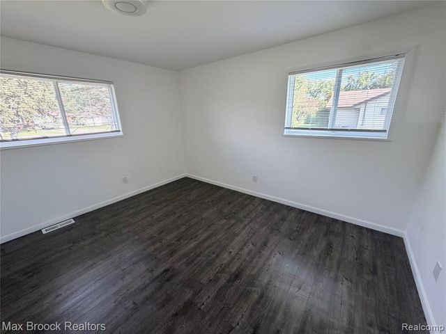 5444 Hearst Road, Shelby Twp, MI 48317