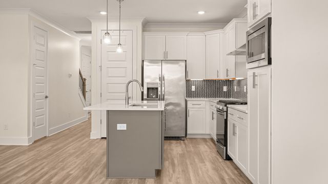 116C N 9th St, Nashville, TN 37206