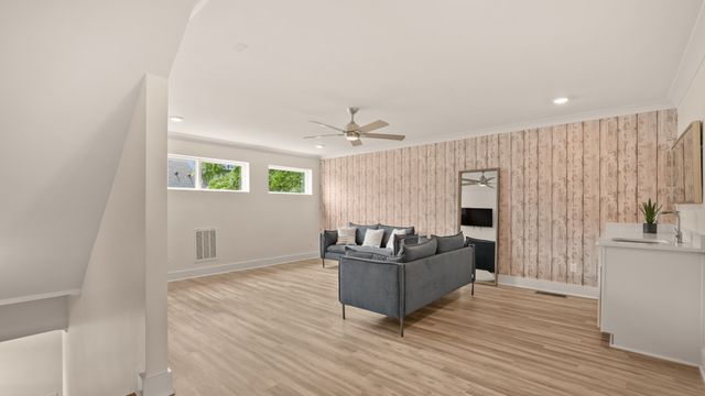 116C N 9th St, Nashville, TN 37206