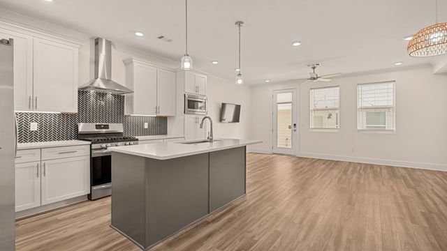 116C N 9th St, Nashville, TN 37206