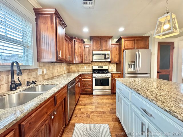 3722 Lexington Avenue, Tahlequah, OK 74464