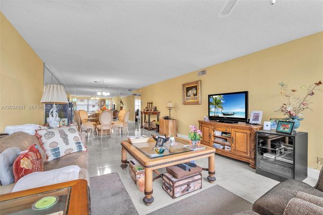 10400 NW 30th Ct 305, Sunrise, FL 33322
