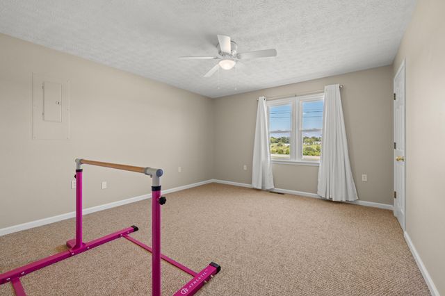 5200 Louisville Road, Salvisa, KY 40372