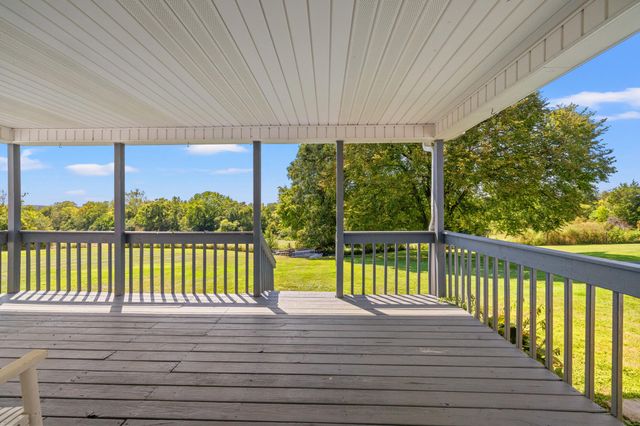 5200 Louisville Road, Salvisa, KY 40372