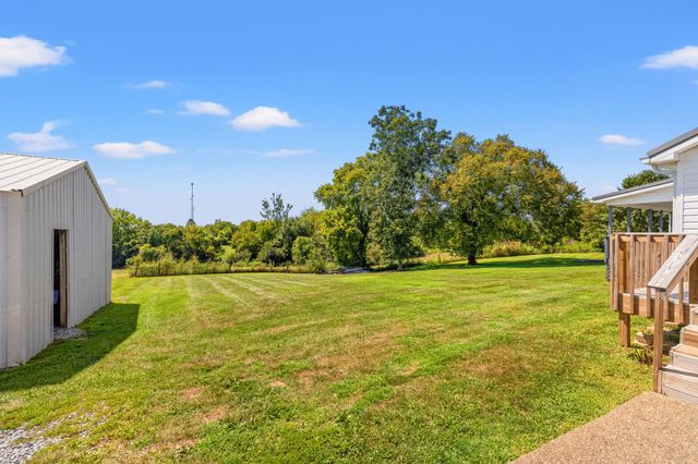 5200 Louisville Road, Salvisa, KY 40372