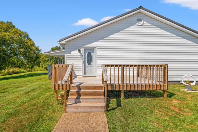 5200 Louisville Road, Salvisa, KY 40372