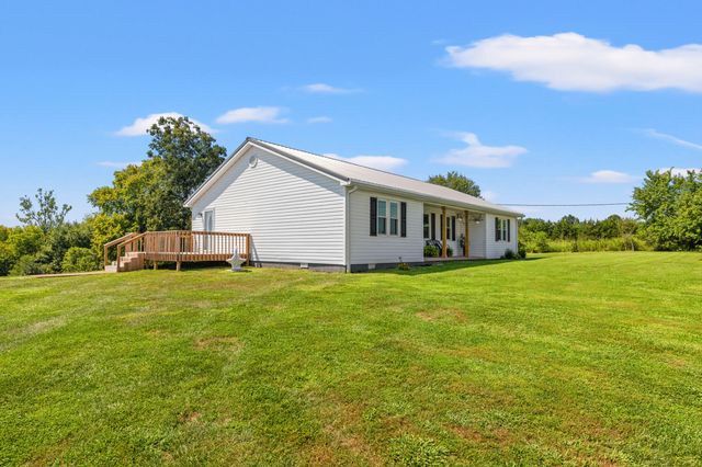 5200 Louisville Road, Salvisa, KY 40372