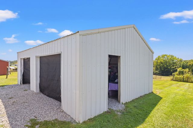 5200 Louisville Road, Salvisa, KY 40372