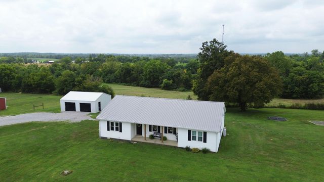 5200 Louisville Road, Salvisa, KY 40372