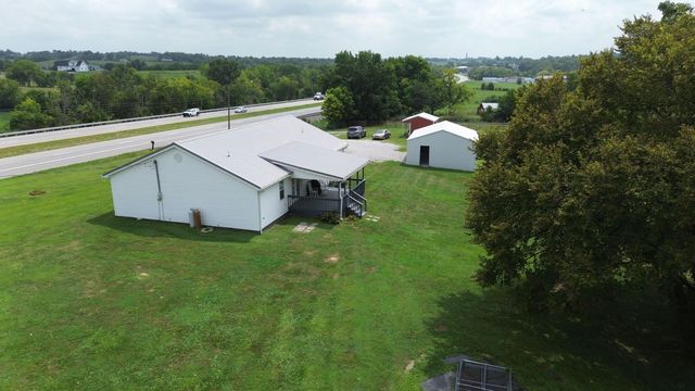5200 Louisville Road, Salvisa, KY 40372
