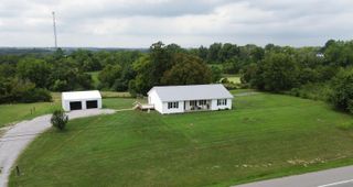 5200 Louisville Road, Salvisa, KY 40372