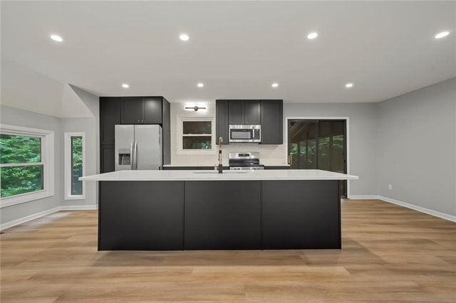 120 Emerald Cove Drive, Woodstock, GA 30189