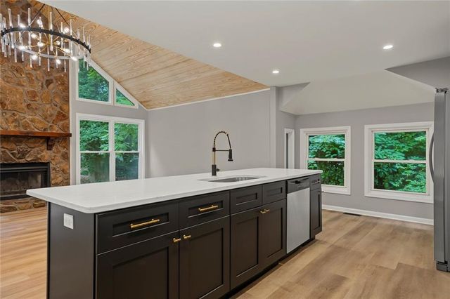 120 Emerald Cove Drive, Woodstock, GA 30189