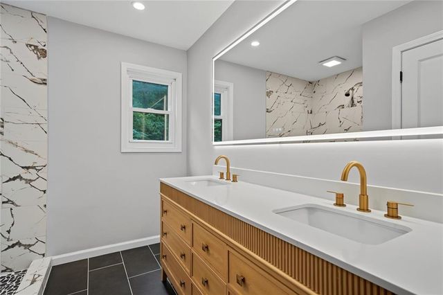 120 Emerald Cove Drive, Woodstock, GA 30189