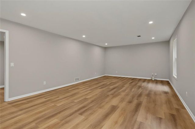 120 Emerald Cove Drive, Woodstock, GA 30189