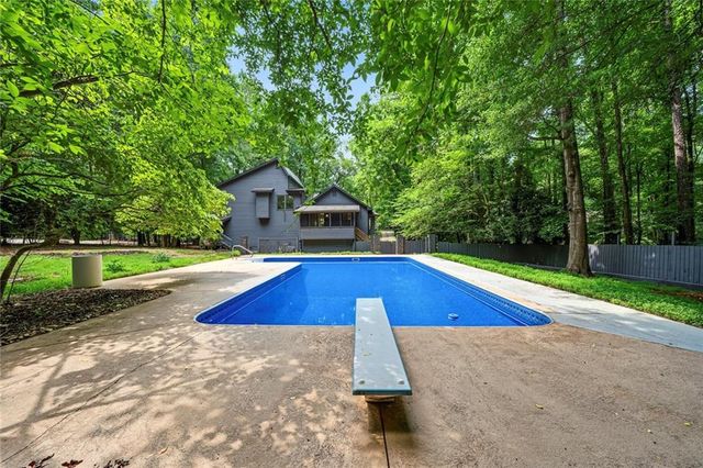 120 Emerald Cove Drive, Woodstock, GA 30189