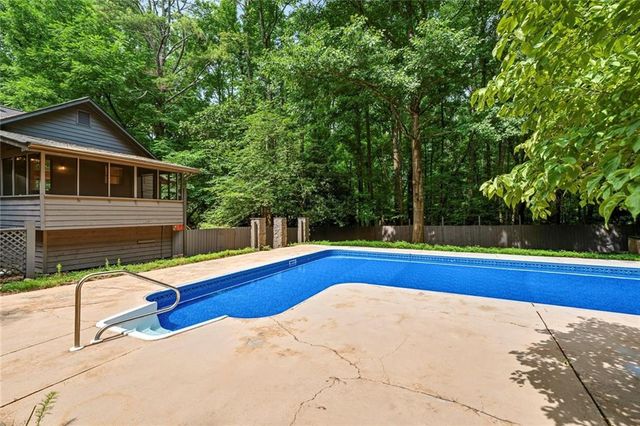 120 Emerald Cove Drive, Woodstock, GA 30189