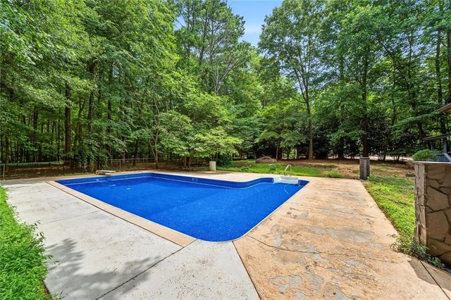 120 Emerald Cove Drive, Woodstock, GA 30189