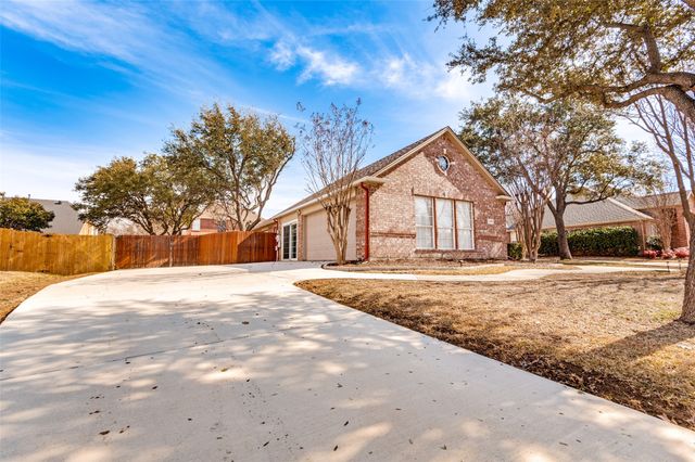 2908 Saint Vincent Drive, Mansfield, TX 76063