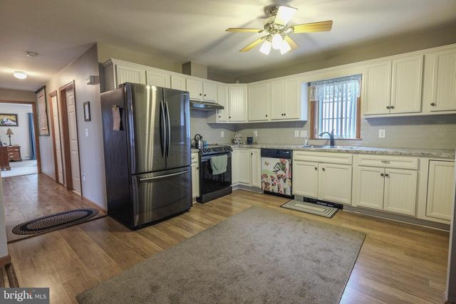 721 UNION CT, Pine Grove, PA 17963
