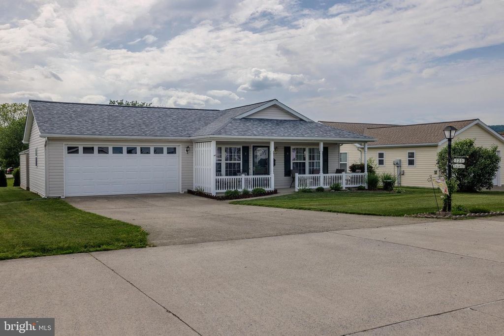 721 UNION CT, Pine Grove, PA 17963