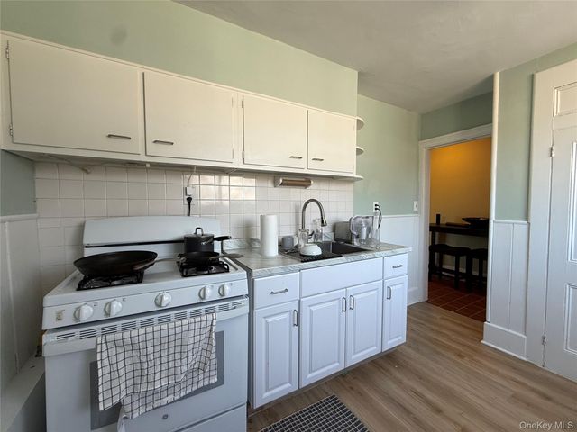 5 Wood Court Top Unit, Tarrytown, NY 10591