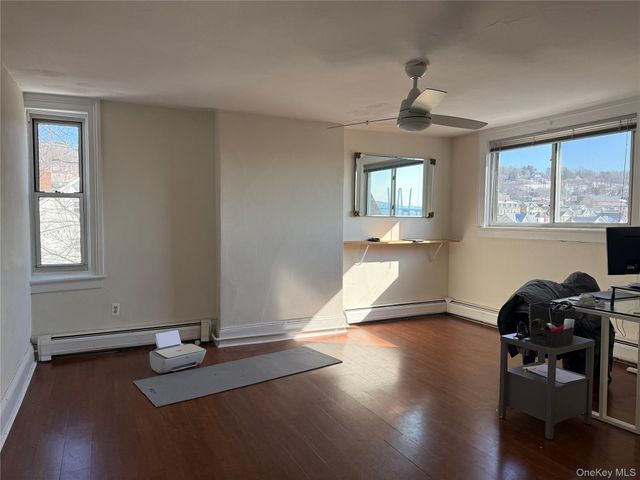 5 Wood Court Top Unit, Tarrytown, NY 10591