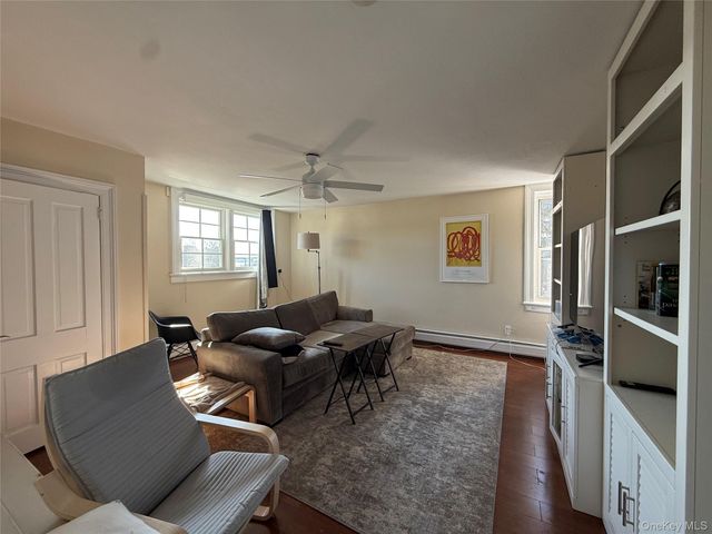 5 Wood Court Top Unit, Tarrytown, NY 10591