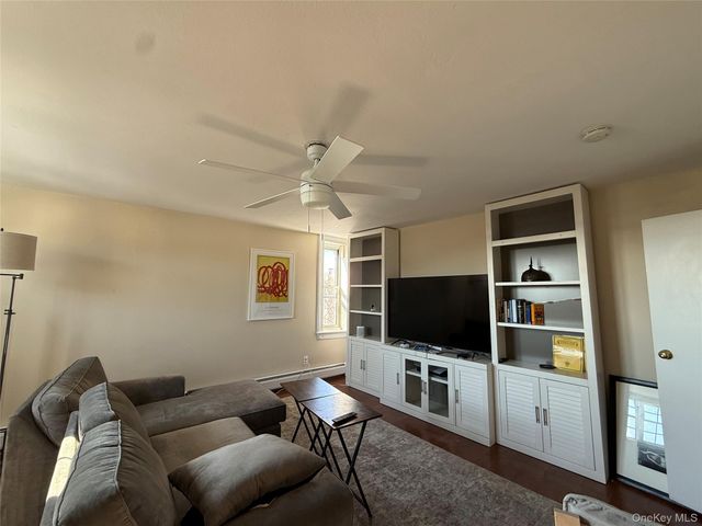 5 Wood Court Top Unit, Tarrytown, NY 10591