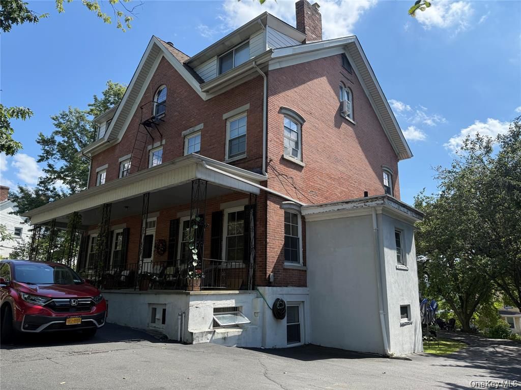 5 Wood Court Top Unit, Tarrytown, NY 10591