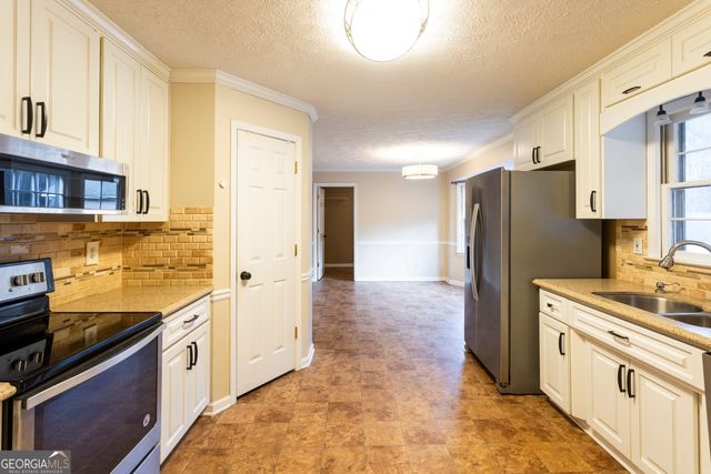 184 Wildflower Drive, Social Circle, GA 30025