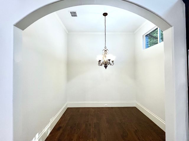 4122 Walnut Meadow Lane, Dallas, TX 75229