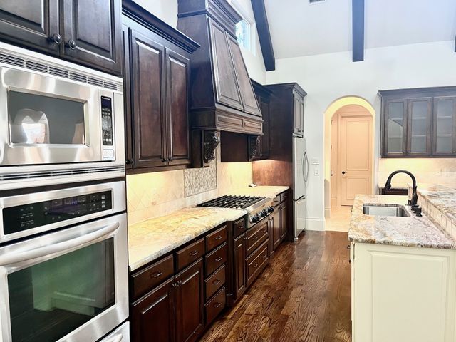 4122 Walnut Meadow Lane, Dallas, TX 75229