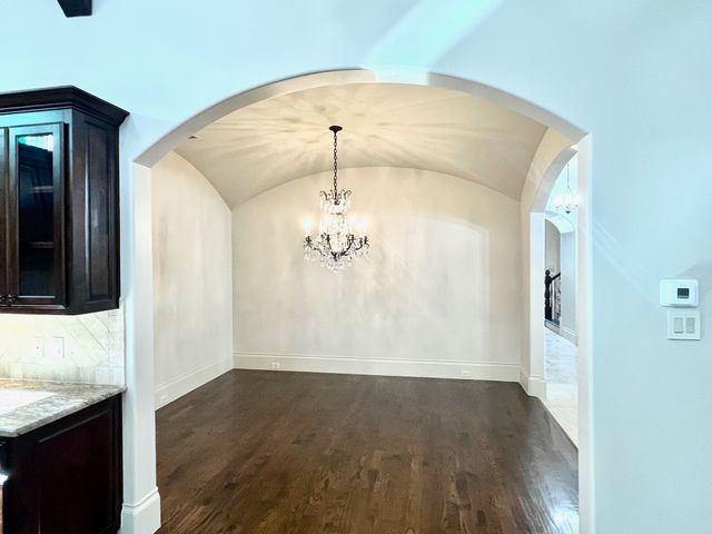 4122 Walnut Meadow Lane, Dallas, TX 75229