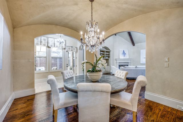 4122 Walnut Meadow Lane, Dallas, TX 75229