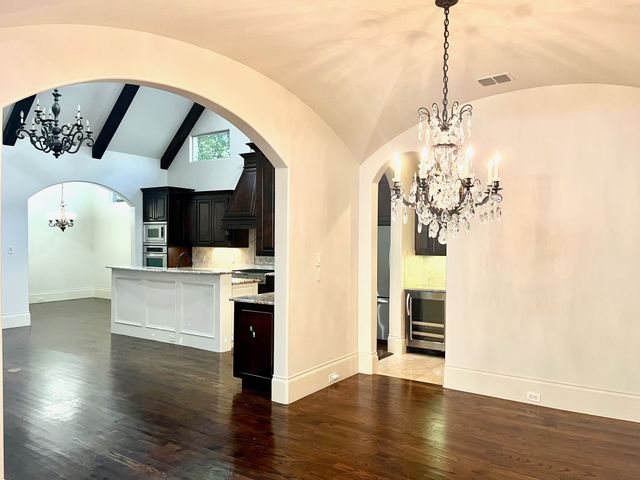 4122 Walnut Meadow Lane, Dallas, TX 75229