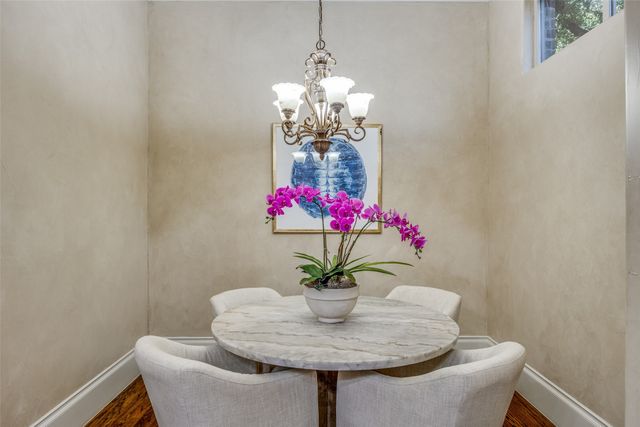 4122 Walnut Meadow Lane, Dallas, TX 75229
