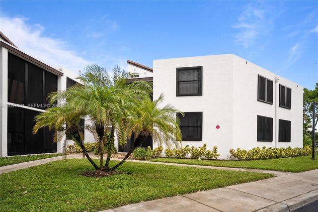 213 Lake Pointe Drive 203, Oakland Park, FL 33309
