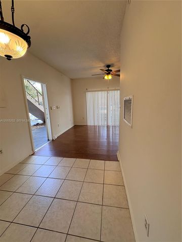 1701 NW 96th Ter 1E, Pembroke Pines, FL 33024