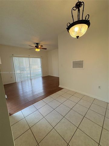 1701 NW 96th Ter 1E, Pembroke Pines, FL 33024