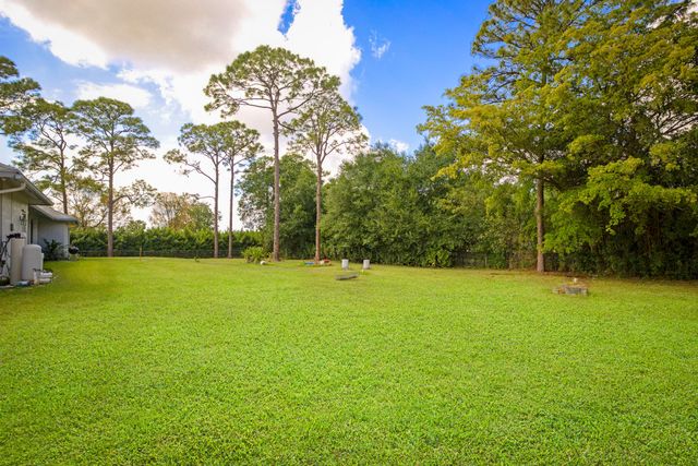 17887 N 68th St Street N, The Acreage, FL 33470