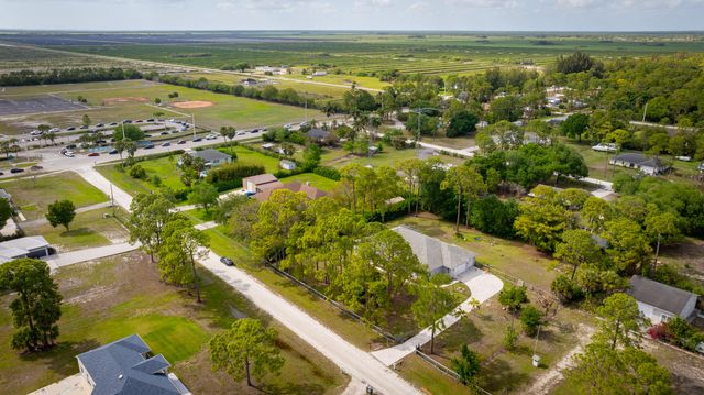 17887 N 68th St Street N, The Acreage, FL 33470