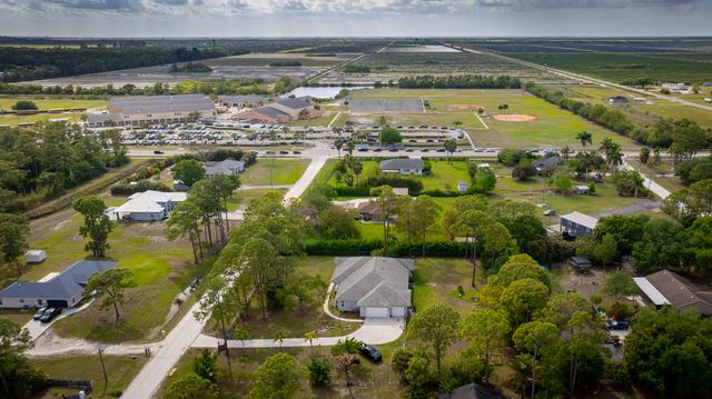 17887 N 68th St Street N, The Acreage, FL 33470