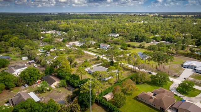 17887 N 68th St Street N, The Acreage, FL 33470