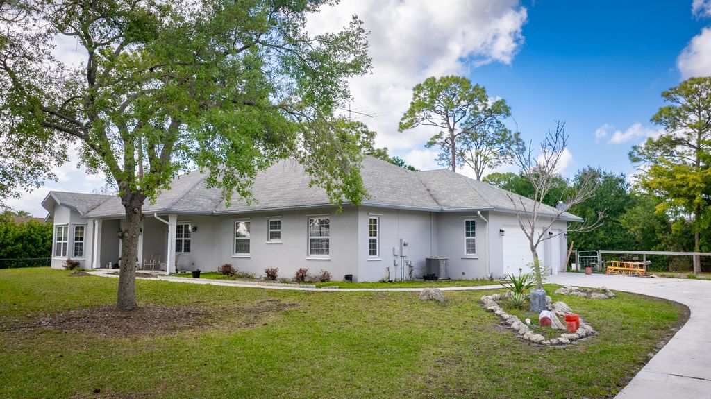 17887 N 68th St Street N, The Acreage, FL 33470