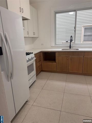 32 Jacoby Street 2, Maplewood, NJ 07040