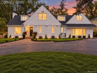 1496 Chesterfield Avenue, Birmingham, MI 48009