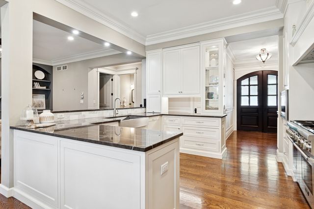 203 S Columbia Street, Naperville, IL 60540