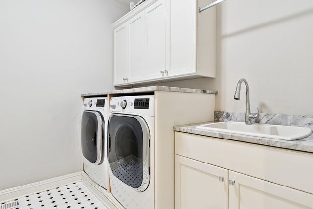 203 S Columbia Street, Naperville, IL 60540